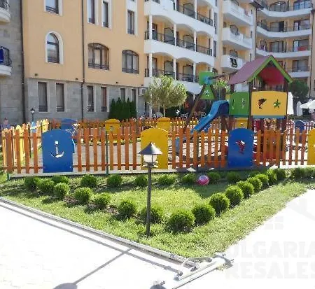 Royal Sun, Private Luxury 56 M, Pools, Mountain View Apartment