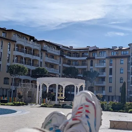 Apartment Royal Sun, Private Luxury 56 M, Pools, Mountain View *