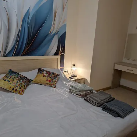 Royal Sun, Private Luxury 56 M, Pools, Mountain View Apartment