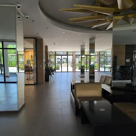 Royal Sun, Private Luxury 56 M, Pools, Mountain View Apartment *