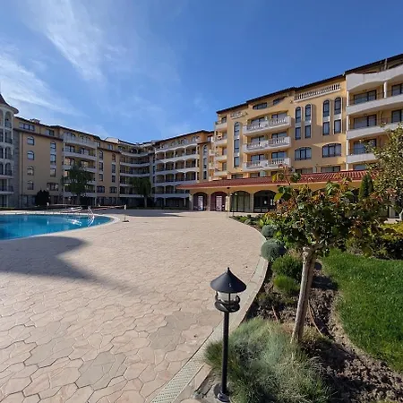Royal Sun, Private Luxury 56 M, Pools, Mountain View Apartment Sunny Beach