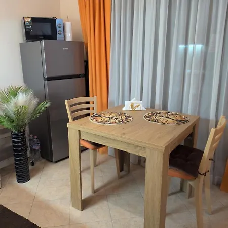 Royal Sun, Private Luxury 56 M, Pools, Mountain View Apartment *