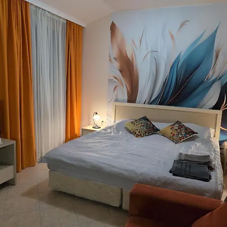 Apartment Royal Sun, Private Luxury 56 M, Pools, Mountain View